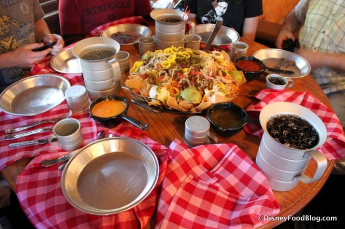 Table-Set-Up-for-Nachos-Rio-Grande-at-Pecos-Bill-700x467.jpg